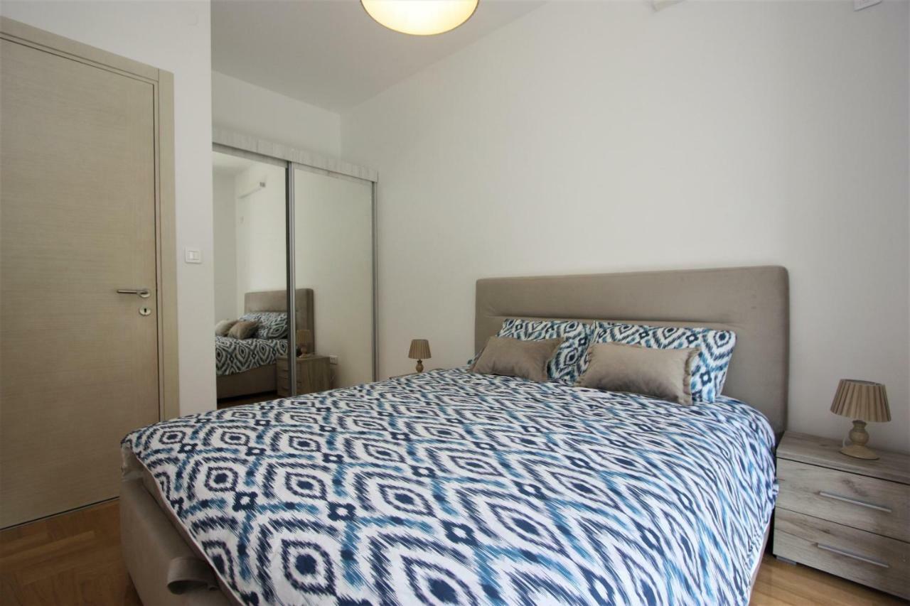 Luxury 1 Bedroom Apartment With Cozy Garden D2-2 In Morinj Kotor Eksteriør billede