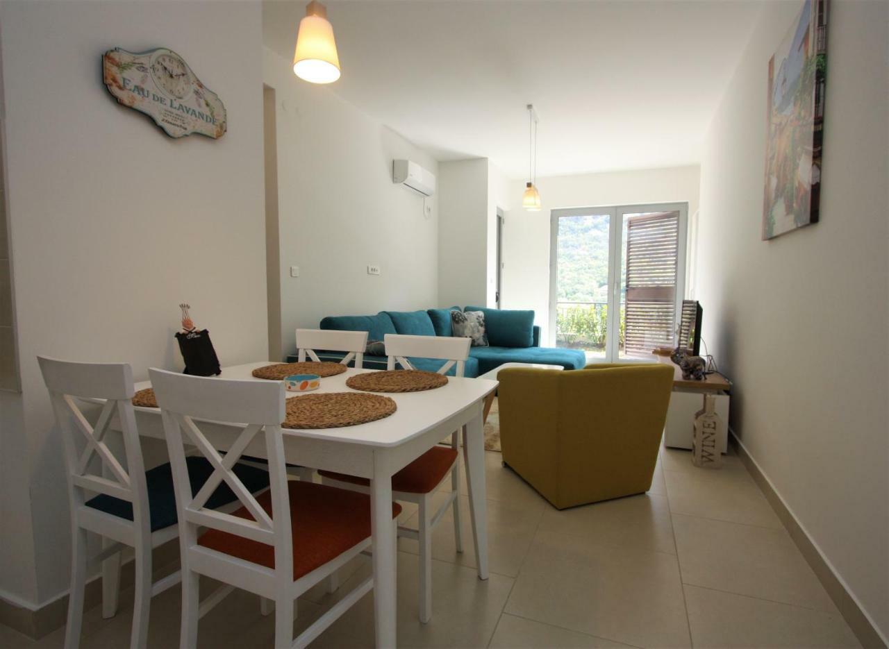 Luxury 1 Bedroom Apartment With Cozy Garden D2-2 In Morinj Kotor Eksteriør billede