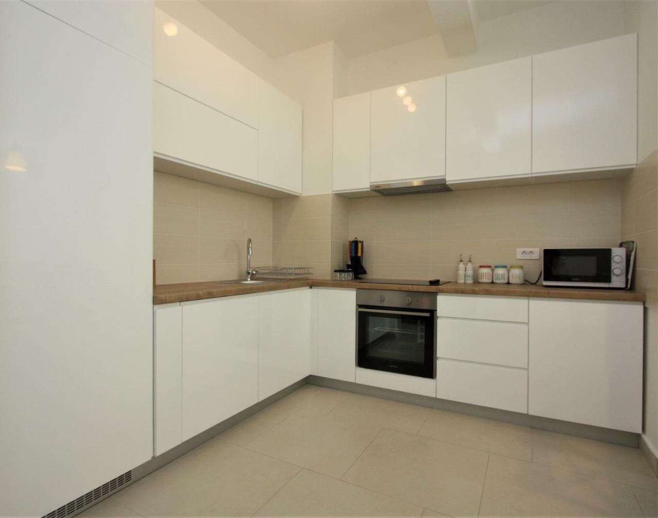 Luxury 1 Bedroom Apartment With Cozy Garden D2-2 In Morinj Kotor Eksteriør billede