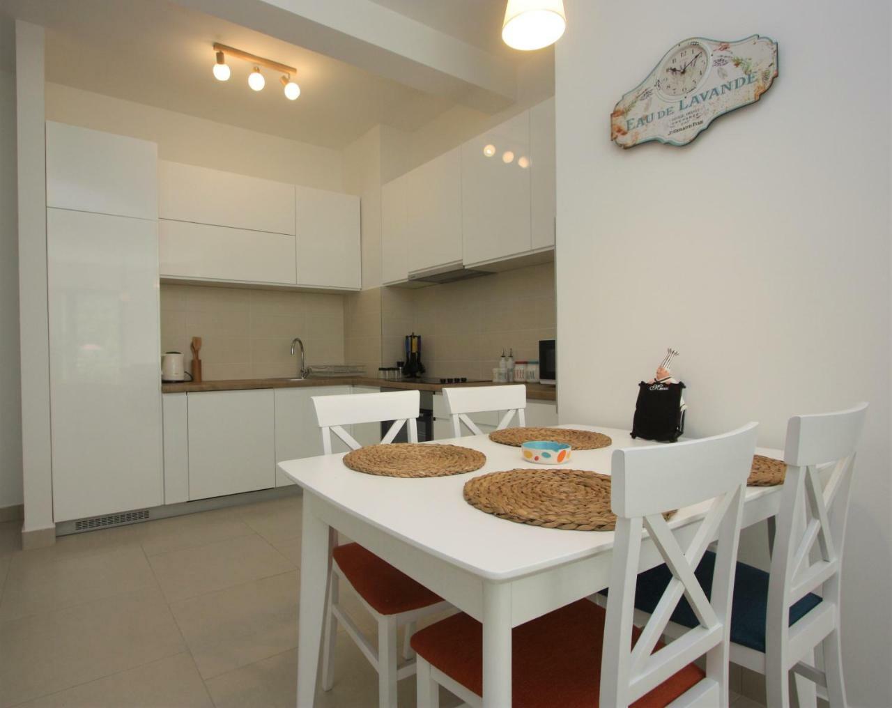 Luxury 1 Bedroom Apartment With Cozy Garden D2-2 In Morinj Kotor Eksteriør billede